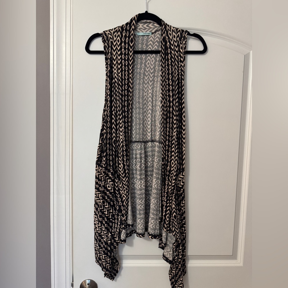 Maurices Black and Cream Patterned Vest